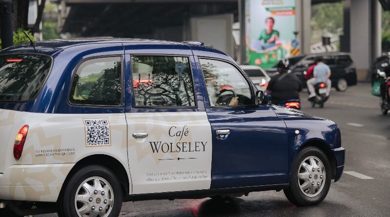 Café Wolseley Bangkok ฉลอง 1 ปี ยกขบวน London Cabb Taxi เดินสายทั่วกรุงเทพฯ