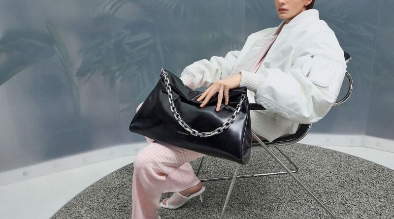 CHARLES & KEITH พาทะยานสู่จักรวาลแห่งแฟชั่น กับคอลเลคชั่น SPRING 2025